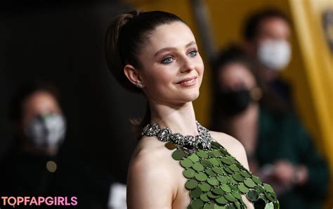 thomasin mckenzie nude|Thomasin McKenzie Sexy (28 Photos + Video)